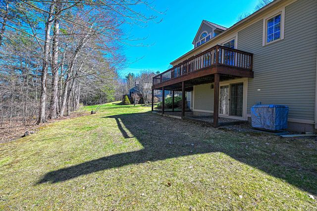 63 Peninsula Drive, Stratham, NH 03885