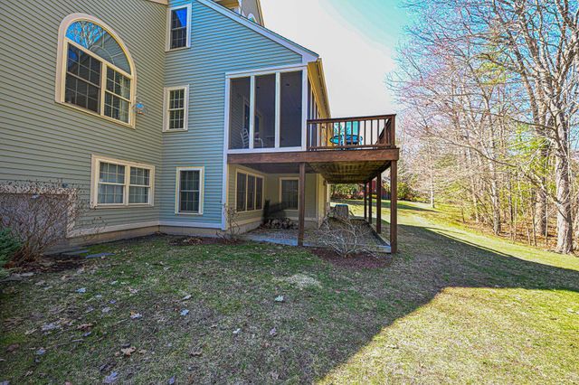 63 Peninsula Drive, Stratham, NH 03885