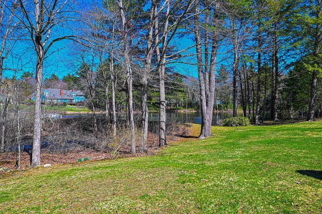 63 Peninsula Drive, Stratham, NH 03885