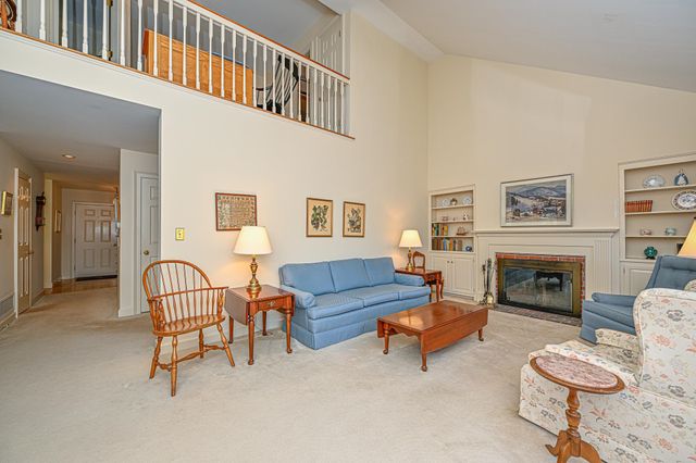 63 Peninsula Drive, Stratham, NH 03885