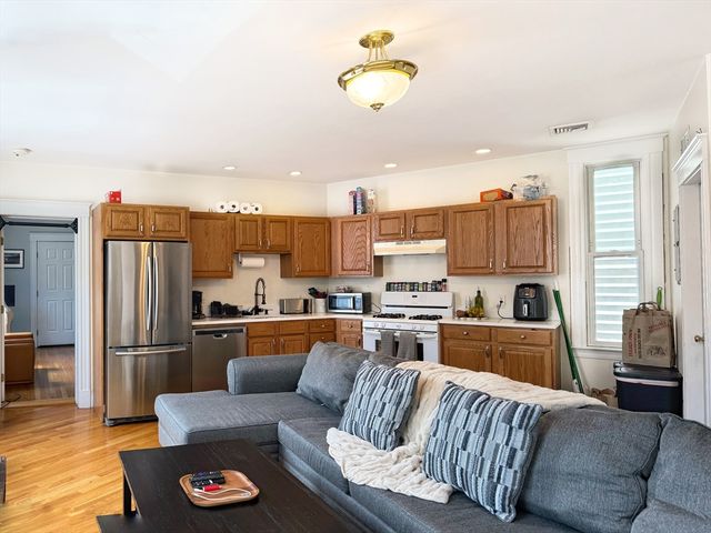 176 Dorchester 2, Boston, MA 02127