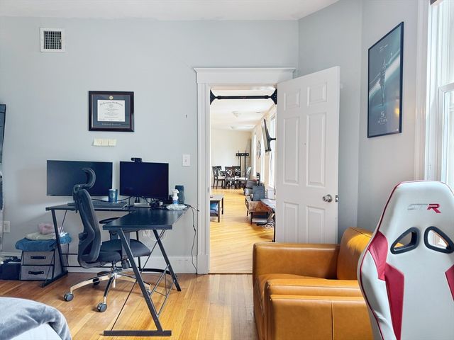 176 Dorchester 2, Boston, MA 02127