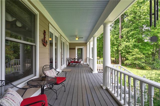 625 W LAKE Drive, Oxford, GA 30054