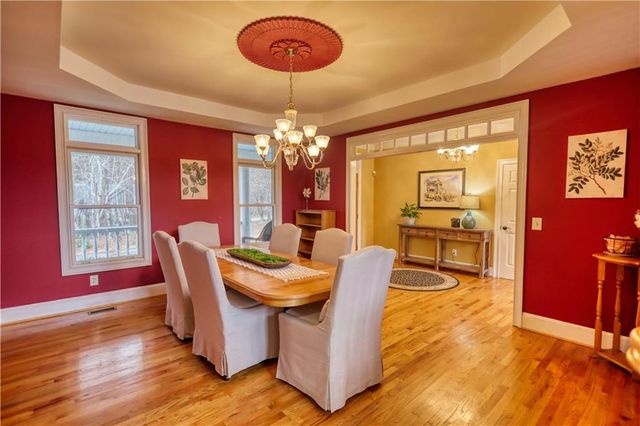 625 W LAKE Drive, Oxford, GA 30054