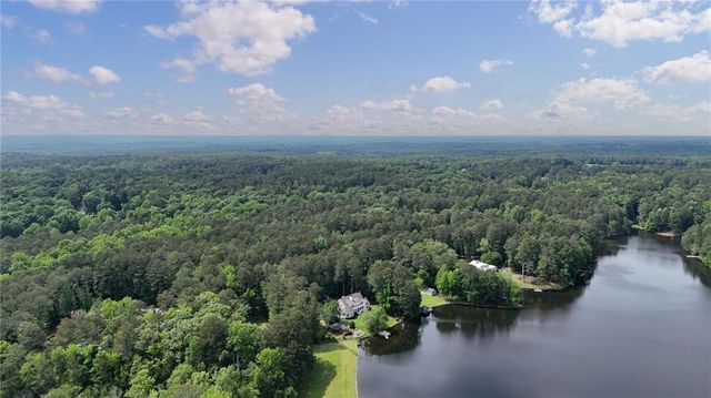 625 W LAKE Drive, Oxford, GA 30054