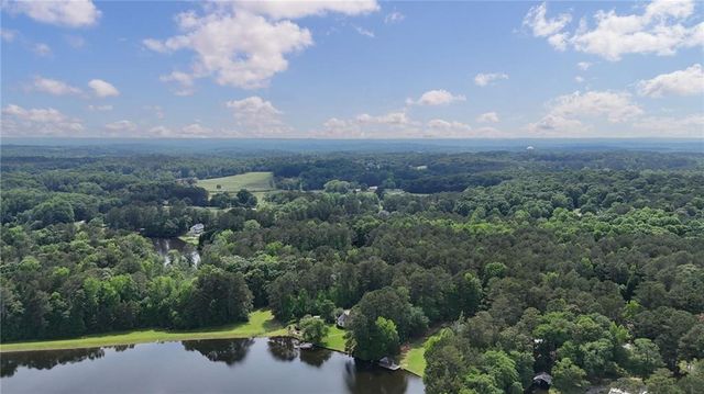 625 W LAKE Drive, Oxford, GA 30054