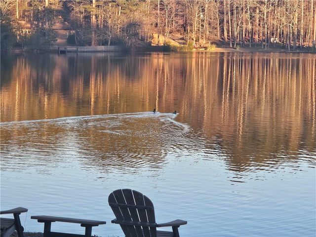 625 W LAKE Drive, Oxford, GA 30054