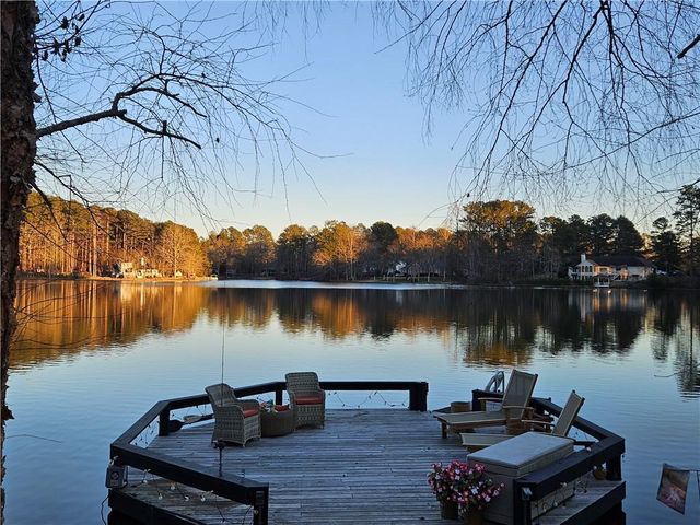 625 W LAKE Drive, Oxford, GA 30054