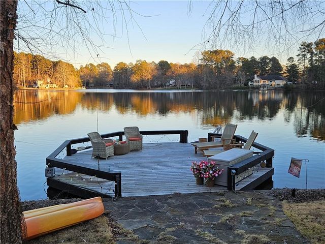 625 W LAKE Drive, Oxford, GA 30054