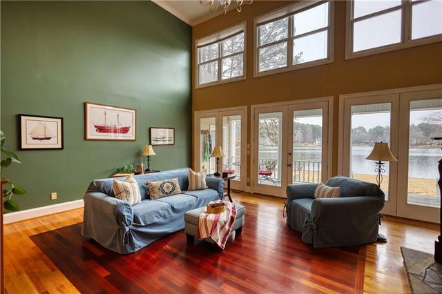 625 W LAKE Drive, Oxford, GA 30054