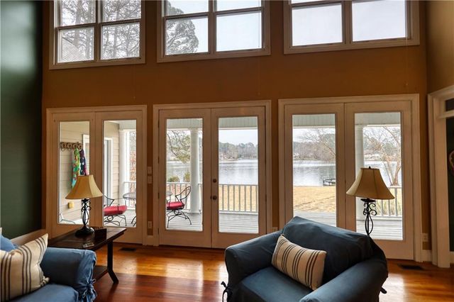 625 W LAKE Drive, Oxford, GA 30054