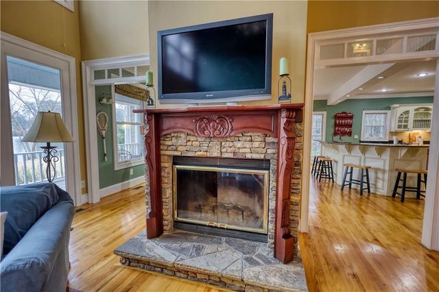 625 W LAKE Drive, Oxford, GA 30054