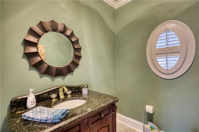 625 W LAKE Drive, Oxford, GA 30054