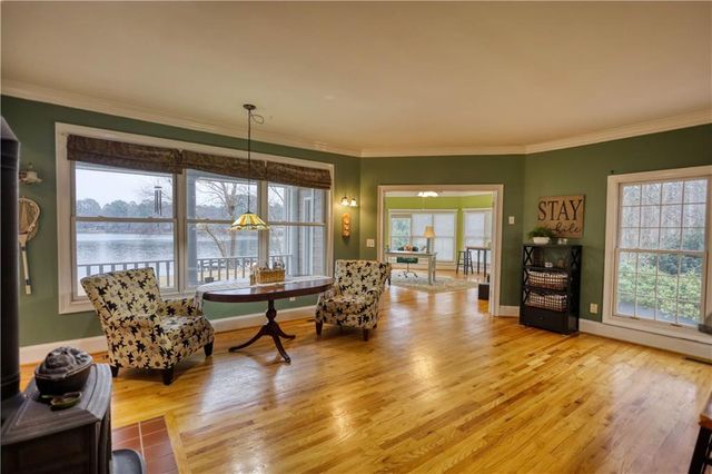 625 W LAKE Drive, Oxford, GA 30054