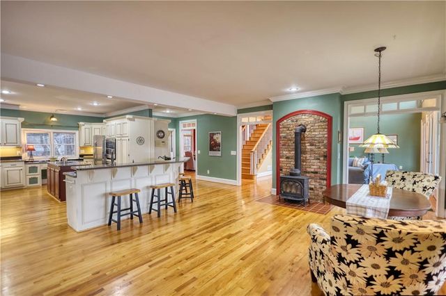 625 W LAKE Drive, Oxford, GA 30054