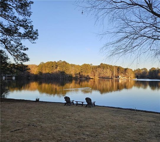 625 W LAKE Drive, Oxford, GA 30054