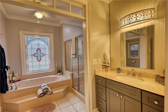 625 W LAKE Drive, Oxford, GA 30054