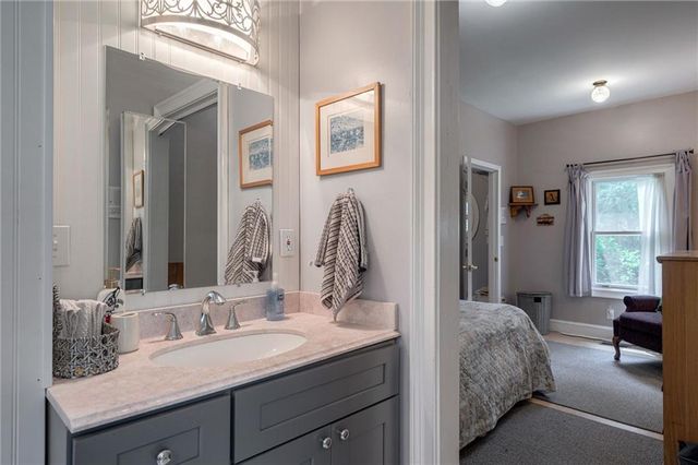 625 W LAKE Drive, Oxford, GA 30054