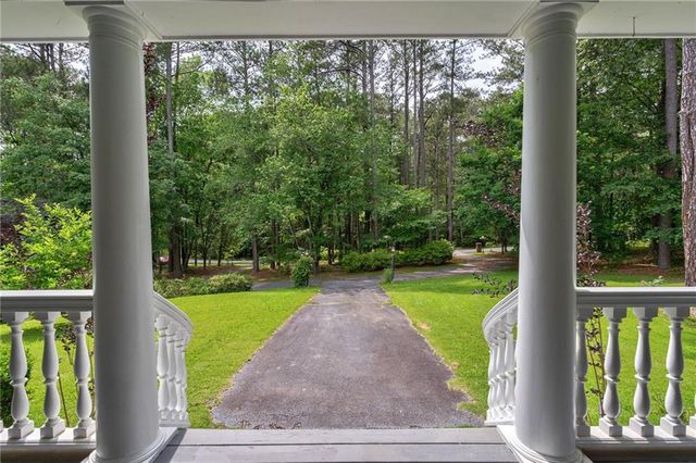 625 W LAKE Drive, Oxford, GA 30054