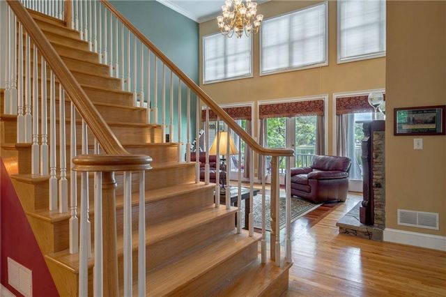 625 W LAKE Drive, Oxford, GA 30054