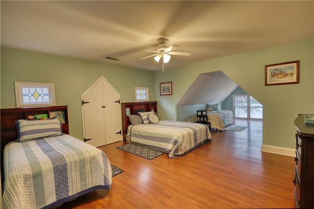 625 W LAKE Drive, Oxford, GA 30054