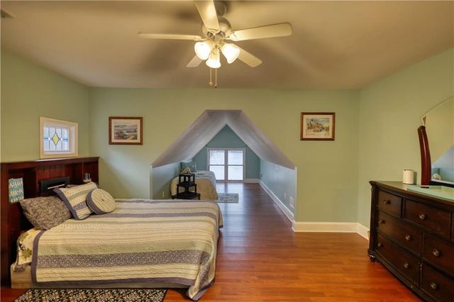 625 W LAKE Drive, Oxford, GA 30054