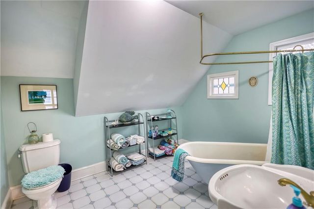 625 W LAKE Drive, Oxford, GA 30054