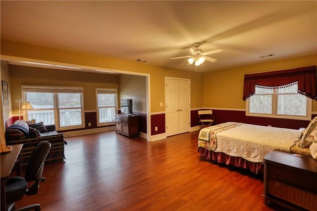 625 W LAKE Drive, Oxford, GA 30054