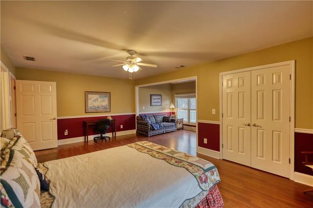 625 W LAKE Drive, Oxford, GA 30054