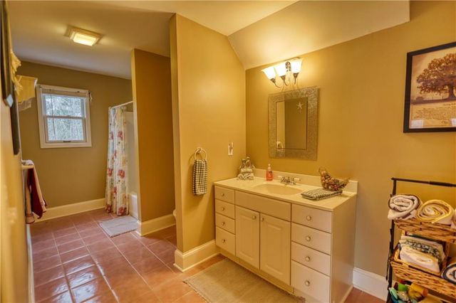 625 W LAKE Drive, Oxford, GA 30054