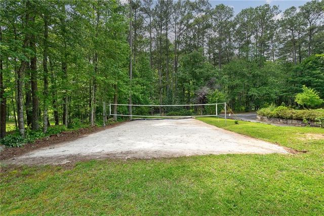 625 W LAKE Drive, Oxford, GA 30054