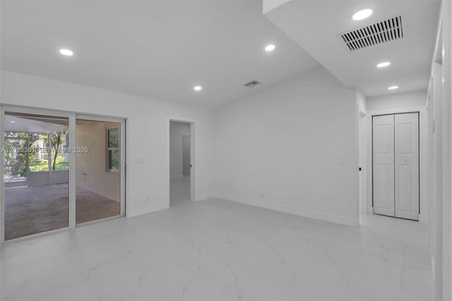 2828 NW 95th Ave, Coral Springs, FL 33065