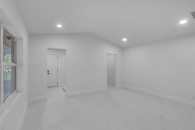 2828 NW 95th Ave, Coral Springs, FL 33065