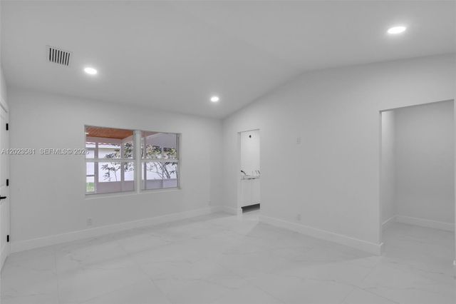 2828 NW 95th Ave, Coral Springs, FL 33065