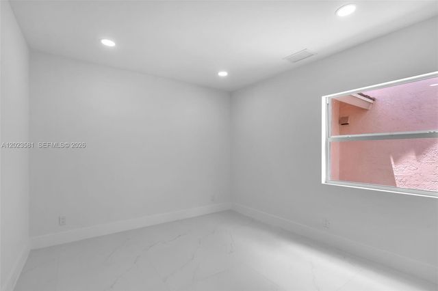2828 NW 95th Ave, Coral Springs, FL 33065