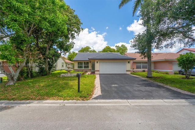 2828 NW 95th Ave, Coral Springs, FL 33065