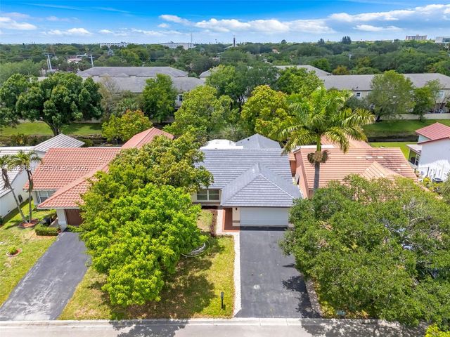 2828 NW 95th Ave, Coral Springs, FL 33065