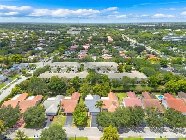 2828 NW 95th Ave, Coral Springs, FL 33065