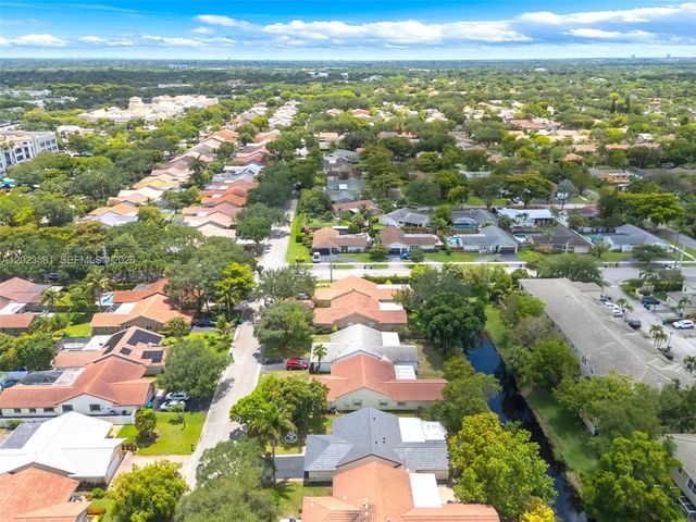 2828 NW 95th Ave, Coral Springs, FL 33065