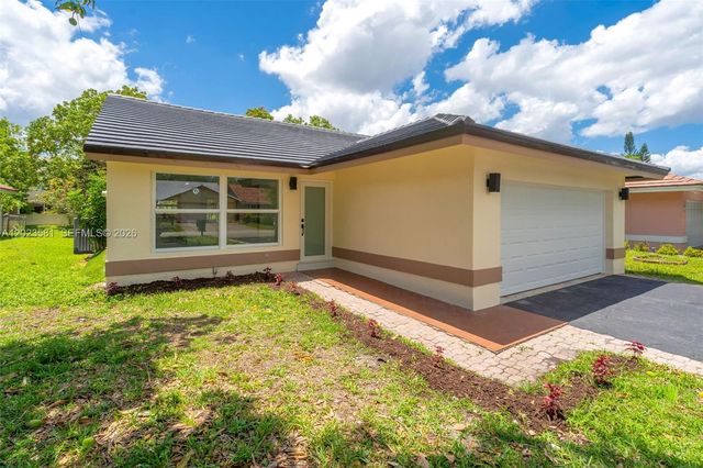 2828 NW 95th Ave, Coral Springs, FL 33065