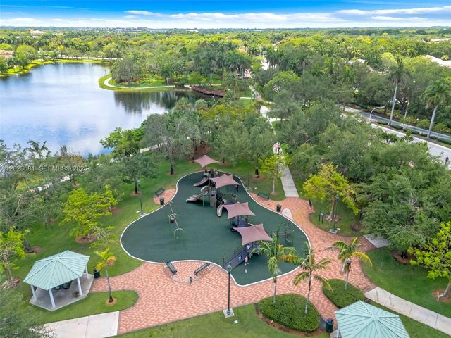 2828 NW 95th Ave, Coral Springs, FL 33065