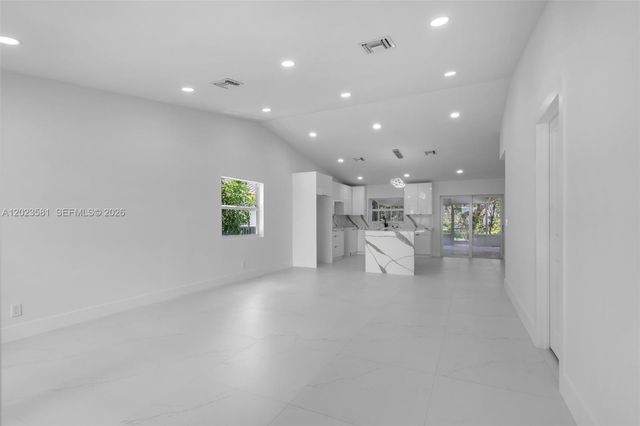 2828 NW 95th Ave, Coral Springs, FL 33065