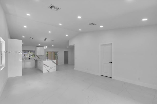 2828 NW 95th Ave, Coral Springs, FL 33065