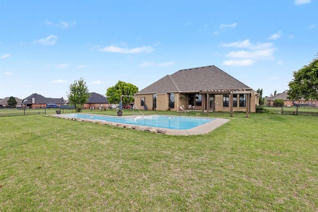 13140 E Big Sky Drive, Edmond, OK 73025