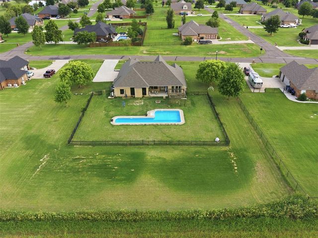 13140 E Big Sky Drive, Edmond, OK 73025