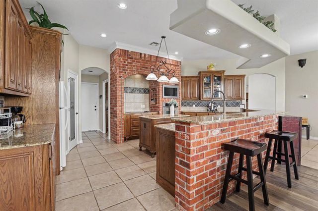 13140 E Big Sky Drive, Edmond, OK 73025