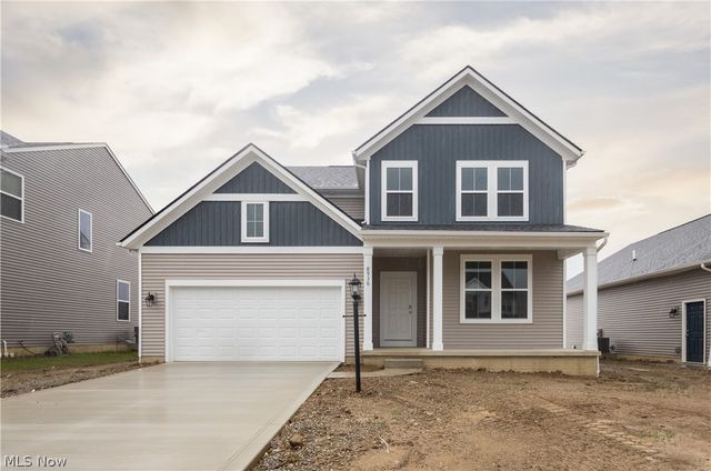 821 Colesbourne Circle, Green, OH 44685