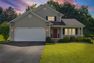 155 Brook Trout Lane, Irondequoit, NY 14622