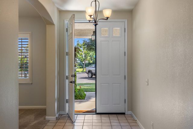 4201 Encore Ln, Modesto, CA 95357