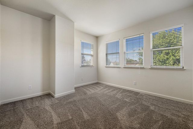 4201 Encore Ln, Modesto, CA 95357